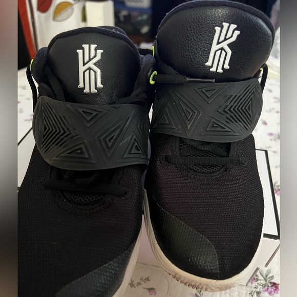 Nike mid-black sneakers - Picture 1 of 4